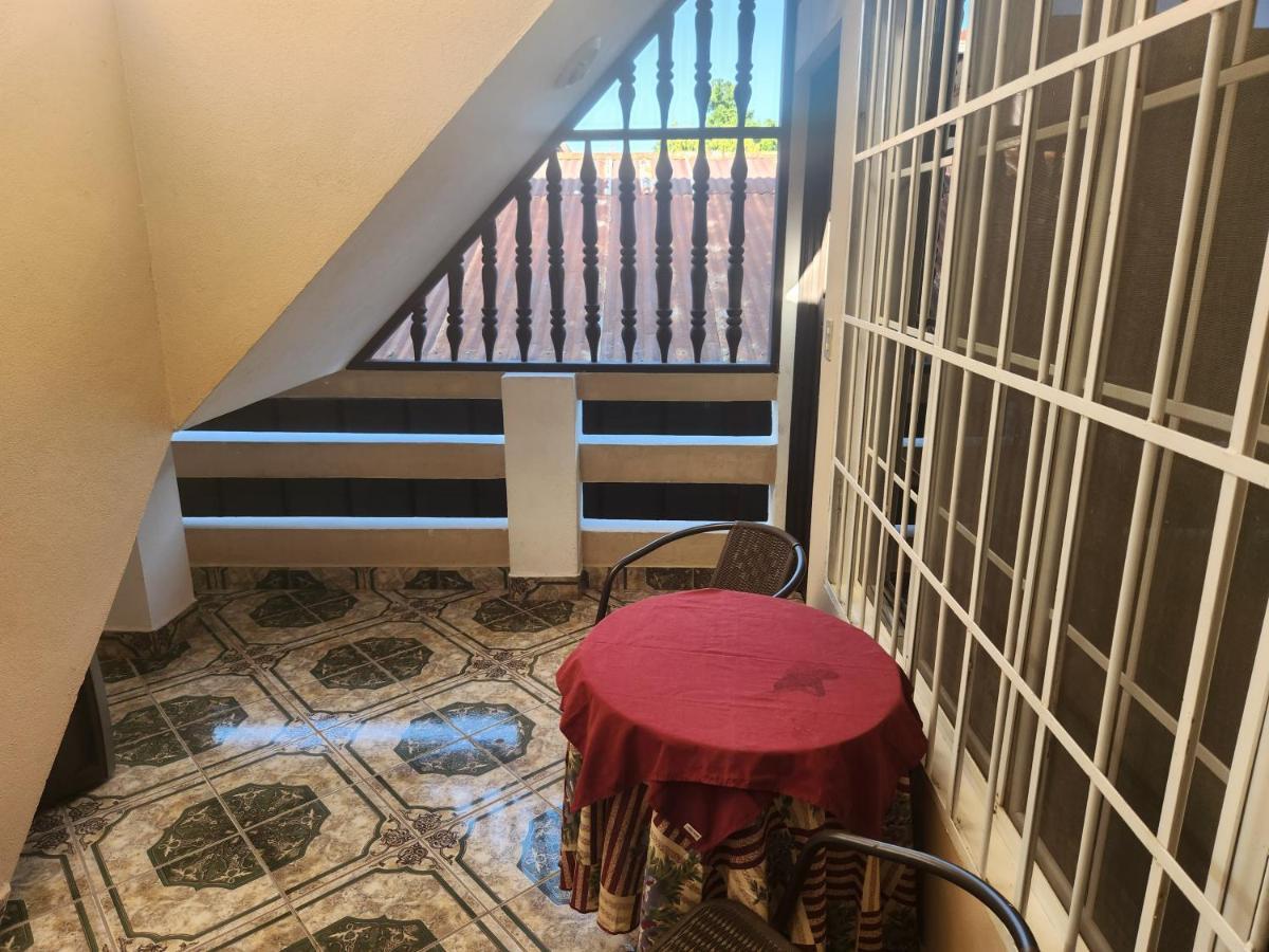 פלורס Hotel Casa De Don Francisco מראה חיצוני תמונה